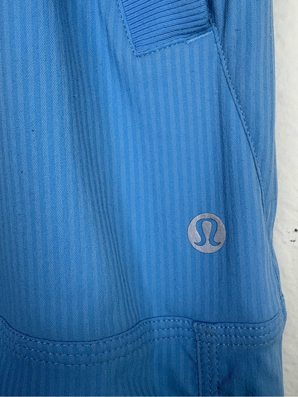 Lululemon Dance Studio Pants in Blue Nile Size 2 - Picture 3 of 16